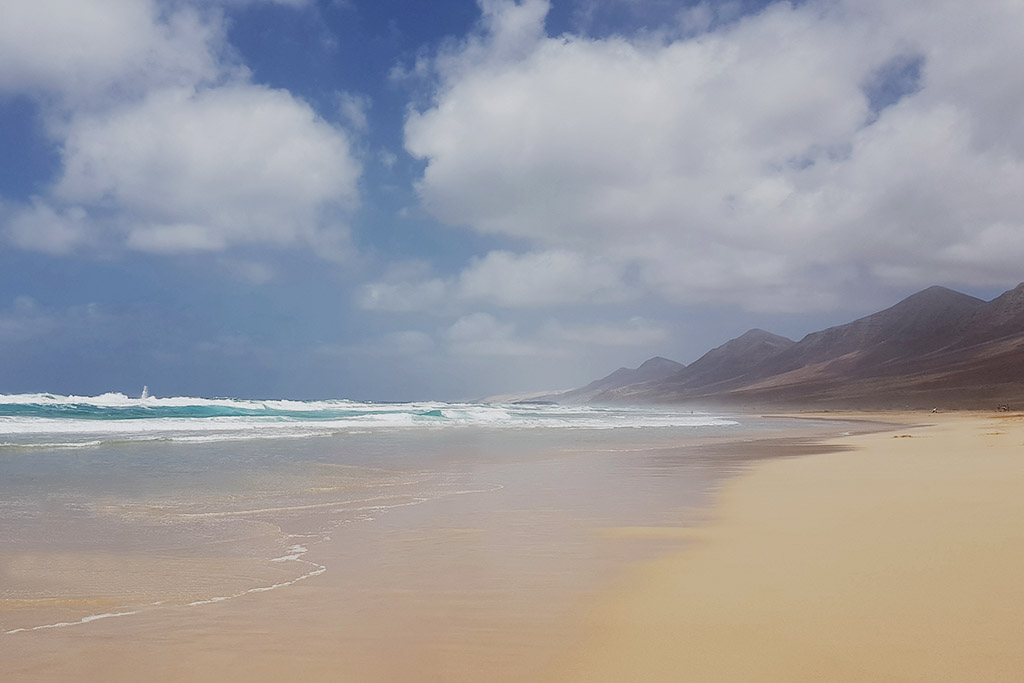 pláž na ostrove Fuerteventura